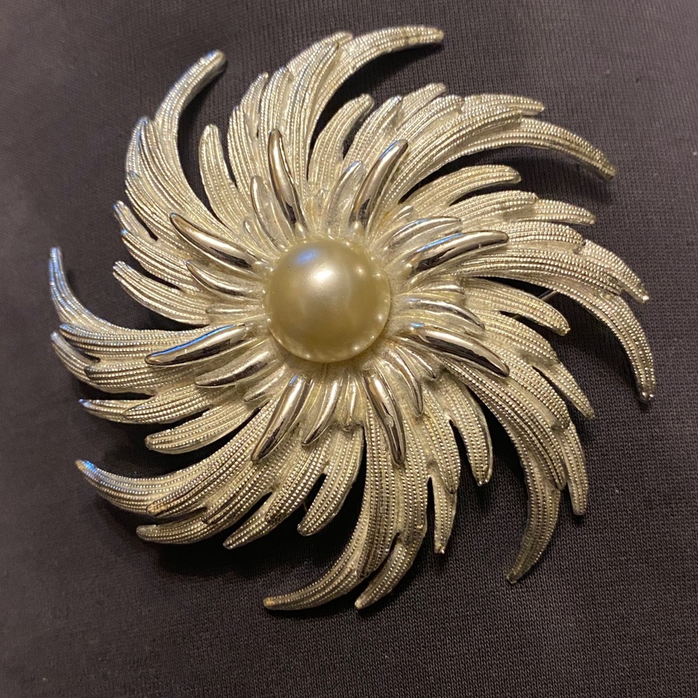 Elegant Silver bling with faux pearl center Brooch